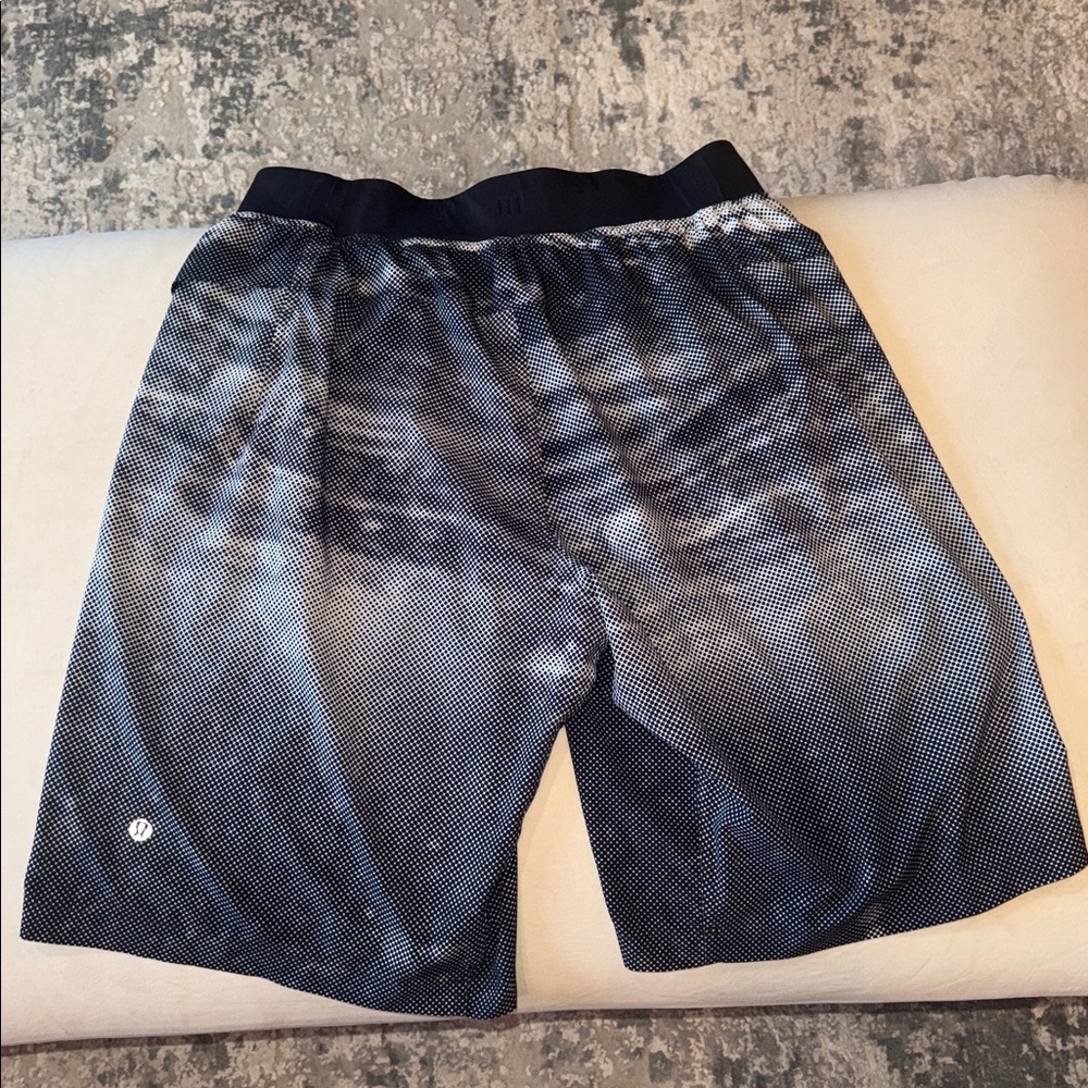 Men's Black and Gray Lululemon Shorts Size M